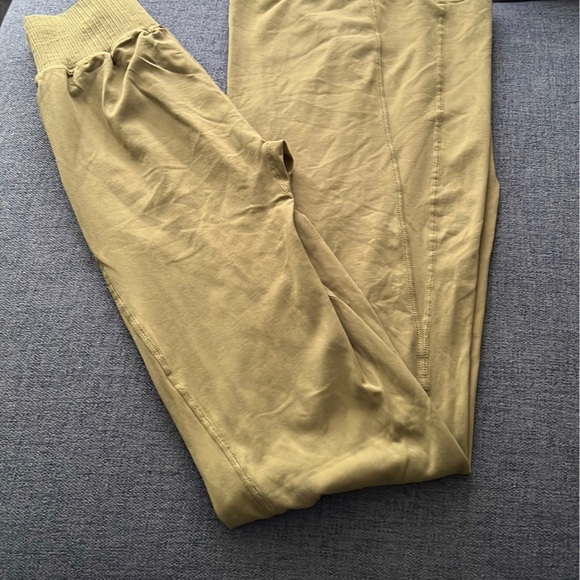 ❄️SOLD❄️Good Karma Flare Leggings Sz: Xs/S (0-6) Color: Dusted Military - Picture 5 of 5